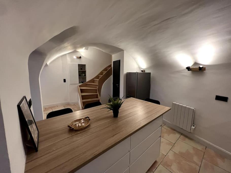 Maison De Ville Chateauneuf-du-Rhone Luaran gambar